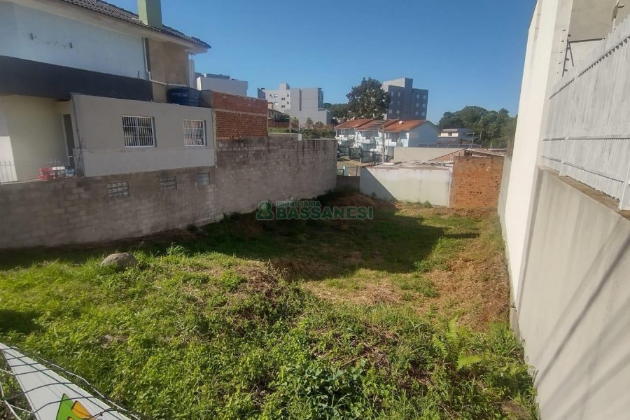 Terreno com 364m², no bairro Santa Lúcia em Caxias do Sul para Comprar