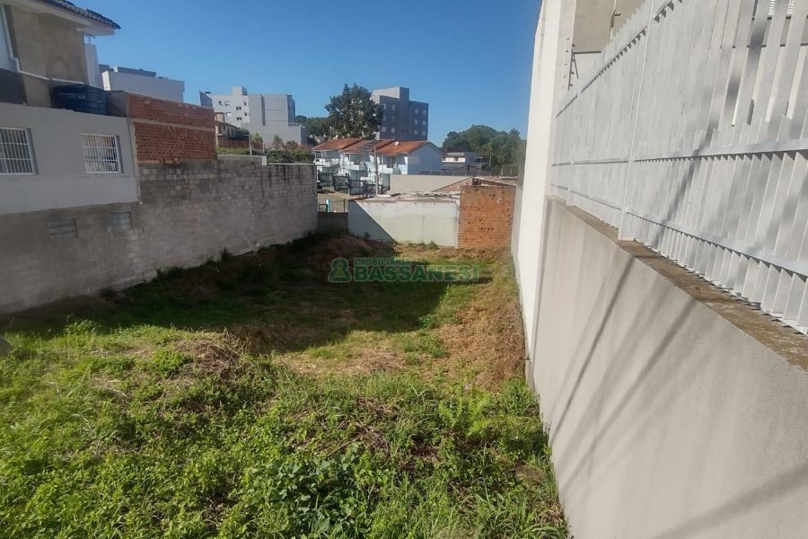 Terreno com 364m², no bairro Santa Lúcia em Caxias do Sul para Comprar