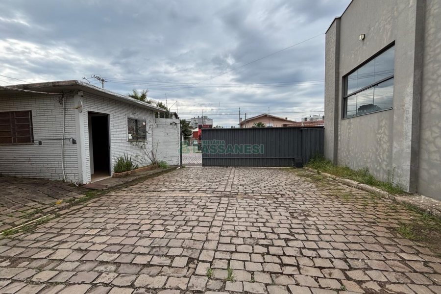 Pavilhão com 1000m², no bairro Sagrada Família em Caxias do Sul para Alugar