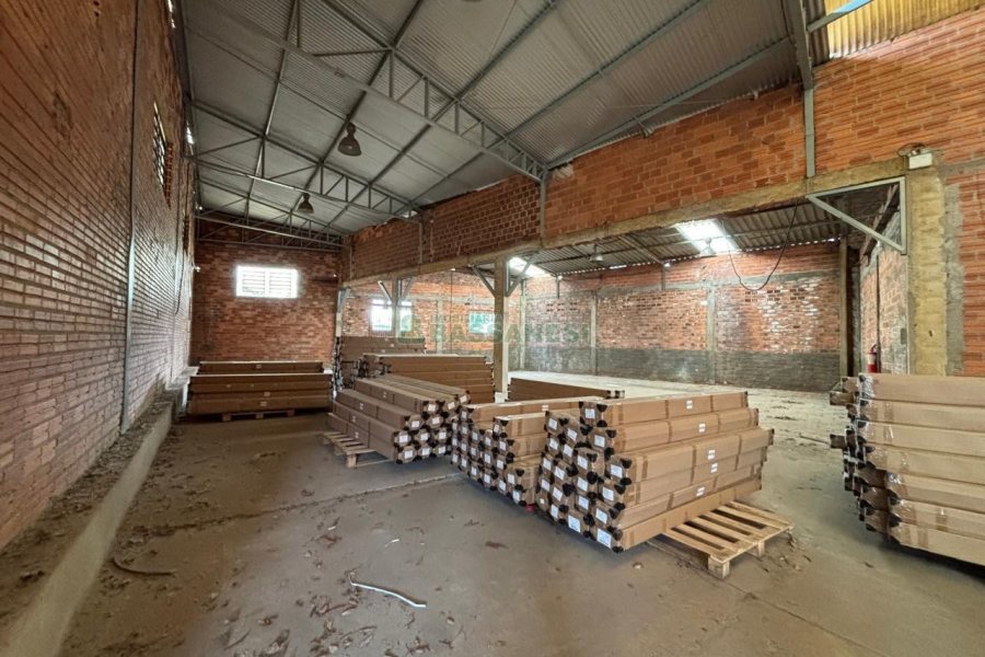Pavilhão com 1000m², no bairro Sagrada Família em Caxias do Sul para Alugar
