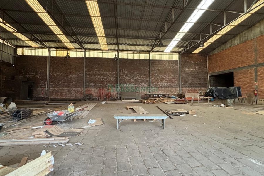 Pavilhão com 1000m², no bairro Sagrada Família em Caxias do Sul para Alugar