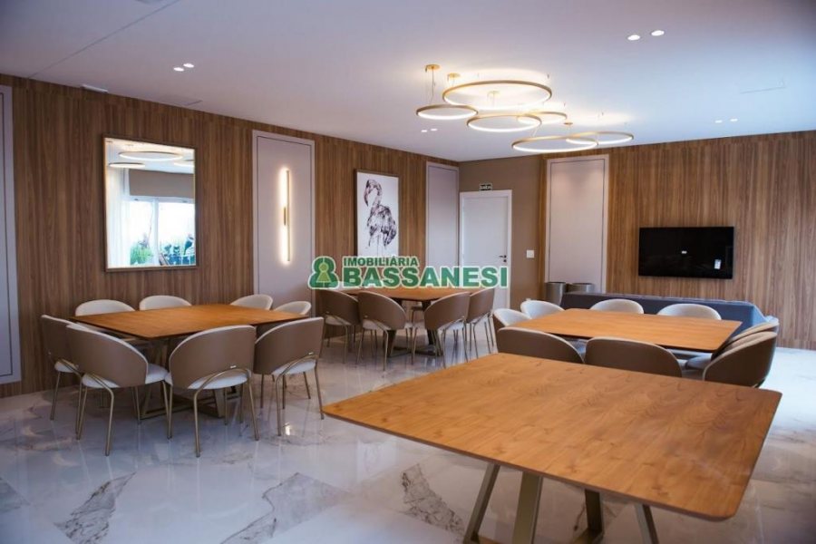 Apartamento com 130m², 3 dormitórios, 2 vagas, no bairro Petrópolis em Caxias do Sul para Alugar