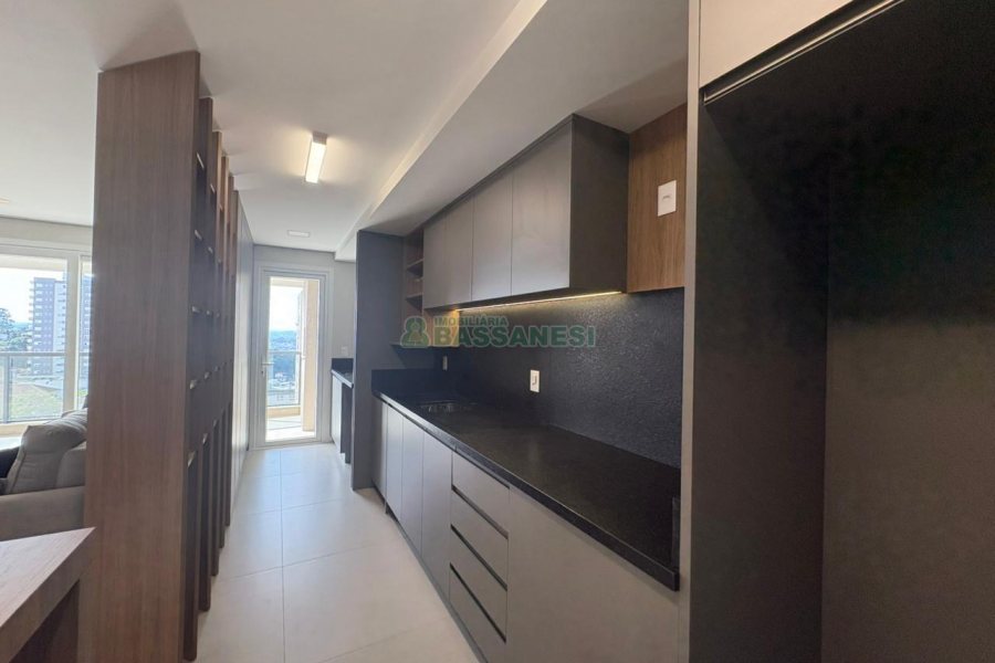 Apartamento com 130m², 3 dormitórios, 2 vagas, no bairro Petrópolis em Caxias do Sul para Alugar
