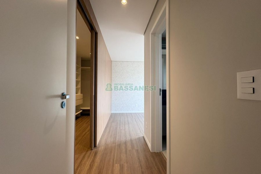 Apartamento com 130m², 3 dormitórios, 2 vagas, no bairro Petrópolis em Caxias do Sul para Alugar