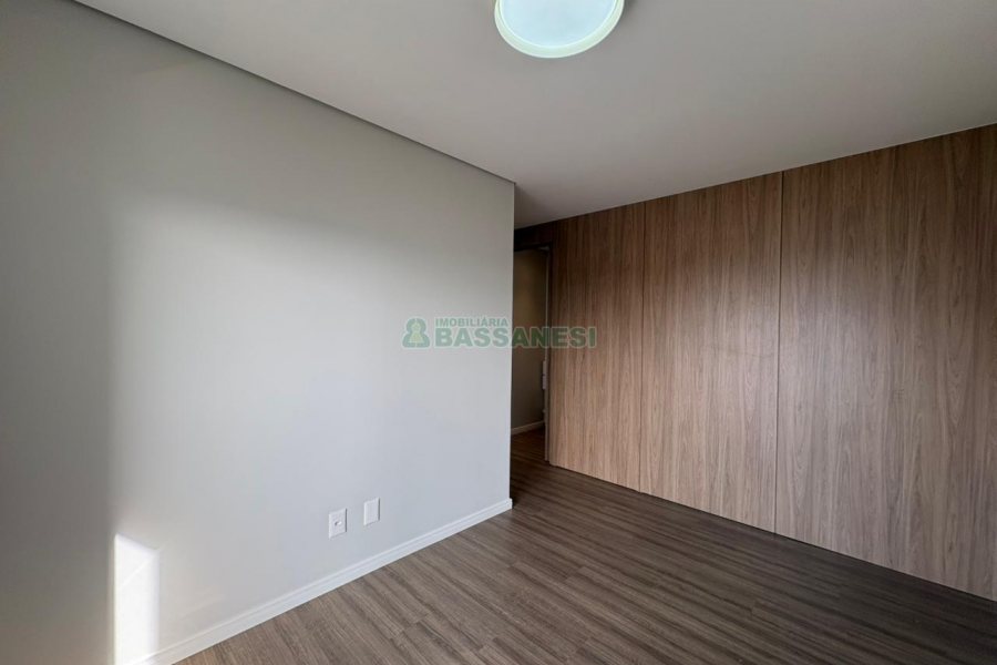Apartamento com 130m², 3 dormitórios, 2 vagas, no bairro Petrópolis em Caxias do Sul para Alugar