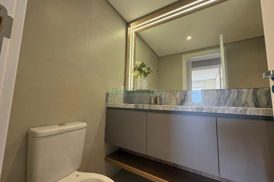 Apartamento com 130m², 3 dormitórios, 2 vagas, no bairro Petrópolis em Caxias do Sul para Alugar