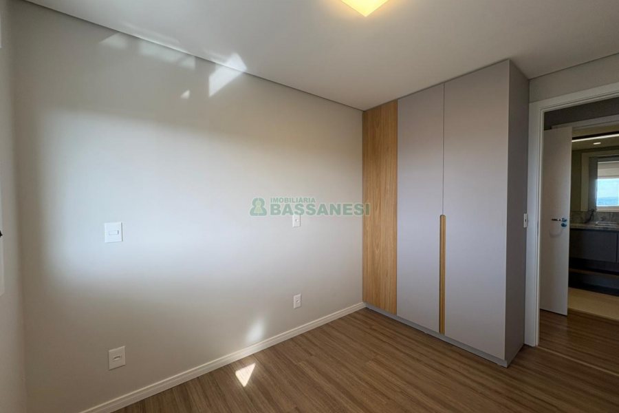 Apartamento com 130m², 3 dormitórios, 2 vagas, no bairro Petrópolis em Caxias do Sul para Alugar