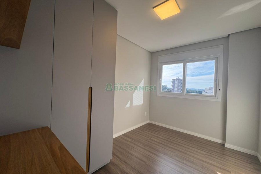 Apartamento com 130m², 3 dormitórios, 2 vagas, no bairro Petrópolis em Caxias do Sul para Alugar