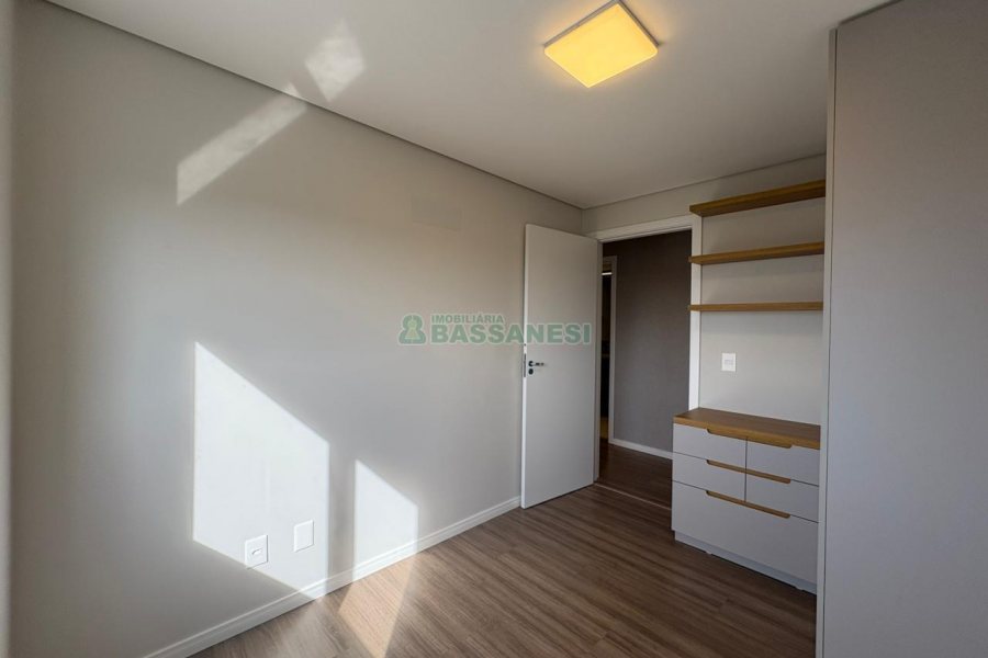 Apartamento com 130m², 3 dormitórios, 2 vagas, no bairro Petrópolis em Caxias do Sul para Alugar