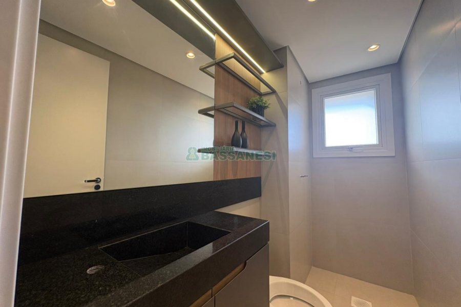 Apartamento com 130m², 3 dormitórios, 2 vagas, no bairro Petrópolis em Caxias do Sul para Alugar