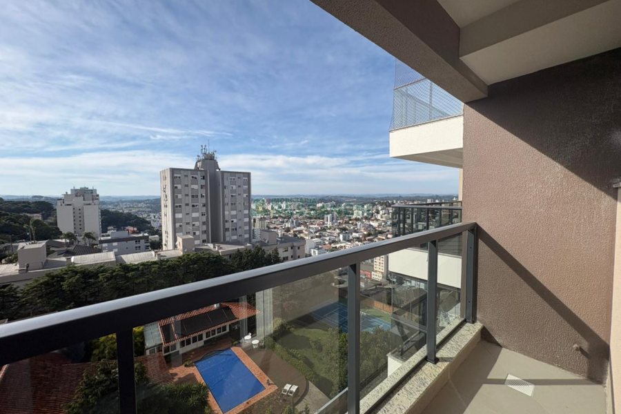 Apartamento com 130m², 3 dormitórios, 2 vagas, no bairro Petrópolis em Caxias do Sul para Alugar