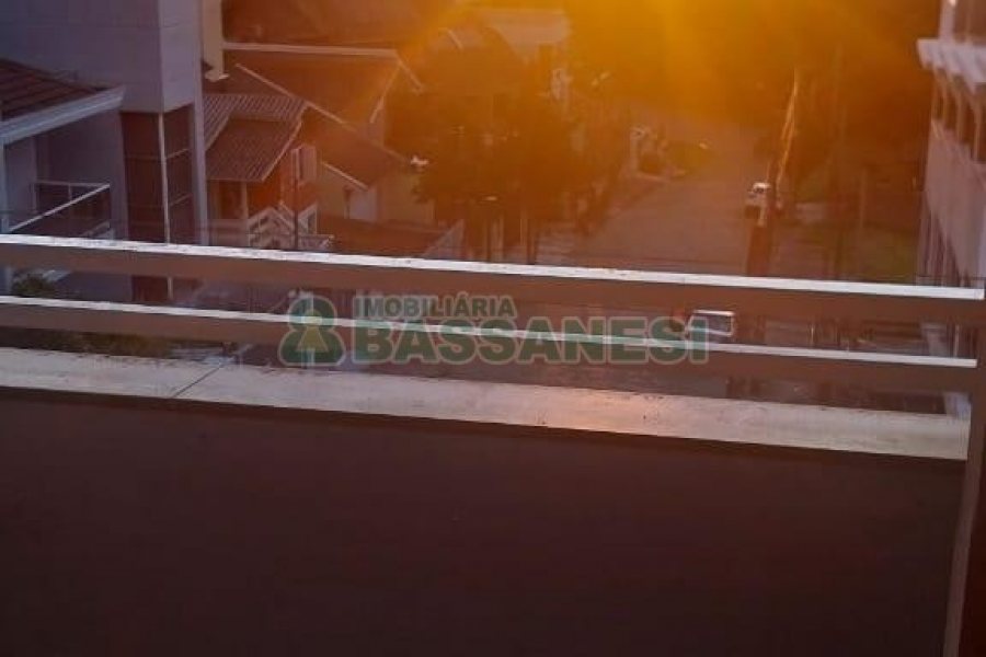 Apartamento com 55m², 2 dormitórios, 1 vaga, no bairro Nossa Senhora da Saúde em Caxias do Sul para Alugar