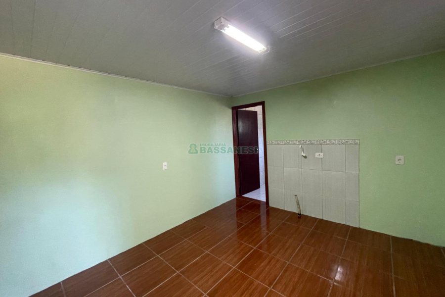 Casa com 350m², 6 dormitórios, 3 vagas, no bairro Cidade Nova em Caxias do Sul para Comprar