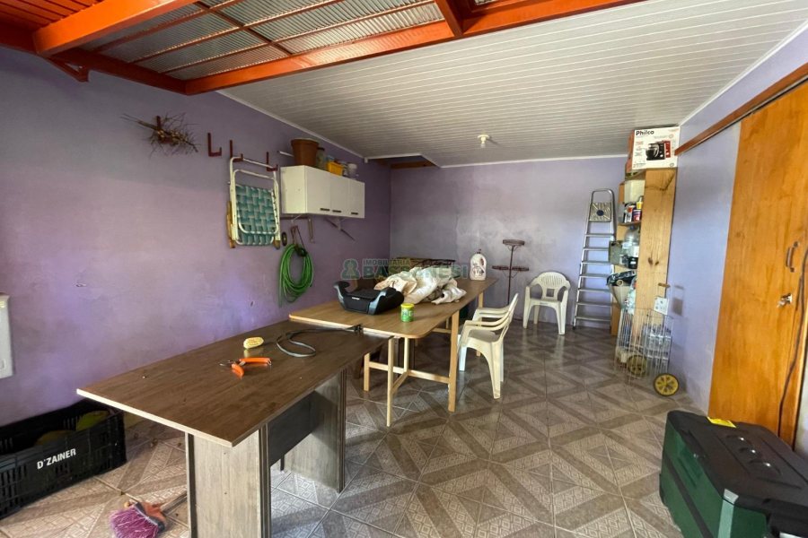 Casa com 350m², 6 dormitórios, 3 vagas, no bairro Cidade Nova em Caxias do Sul para Comprar