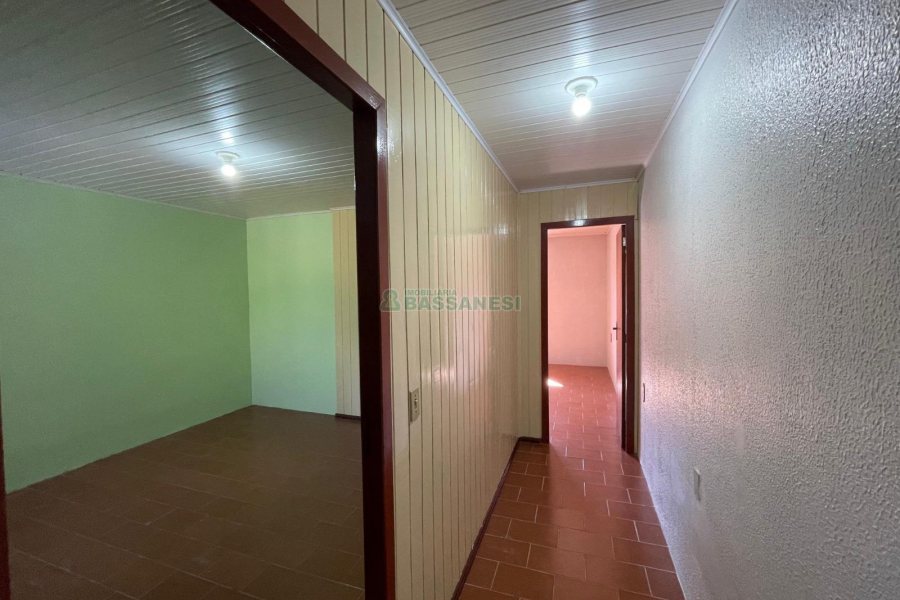Casa com 350m², 6 dormitórios, 3 vagas, no bairro Cidade Nova em Caxias do Sul para Comprar