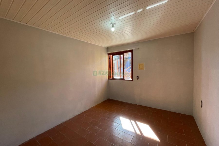 Casa com 350m², 6 dormitórios, 3 vagas, no bairro Cidade Nova em Caxias do Sul para Comprar