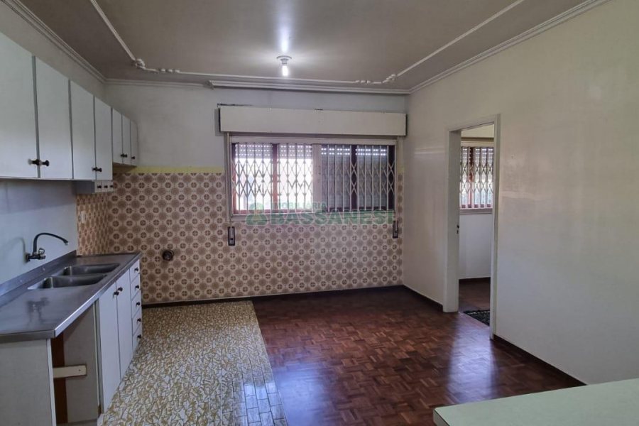 Casa com 160m², 3 dormitórios, 4 vagas, no bairro Nossa Senhora de Lourdes em Caxias do Sul para Comprar
