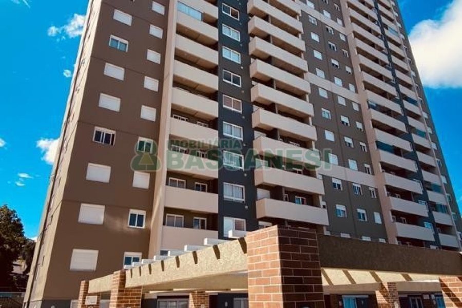 Apartamento com 70m², 3 dormitórios, 1 vaga, no bairro Madureira em Caxias do Sul para Alugar