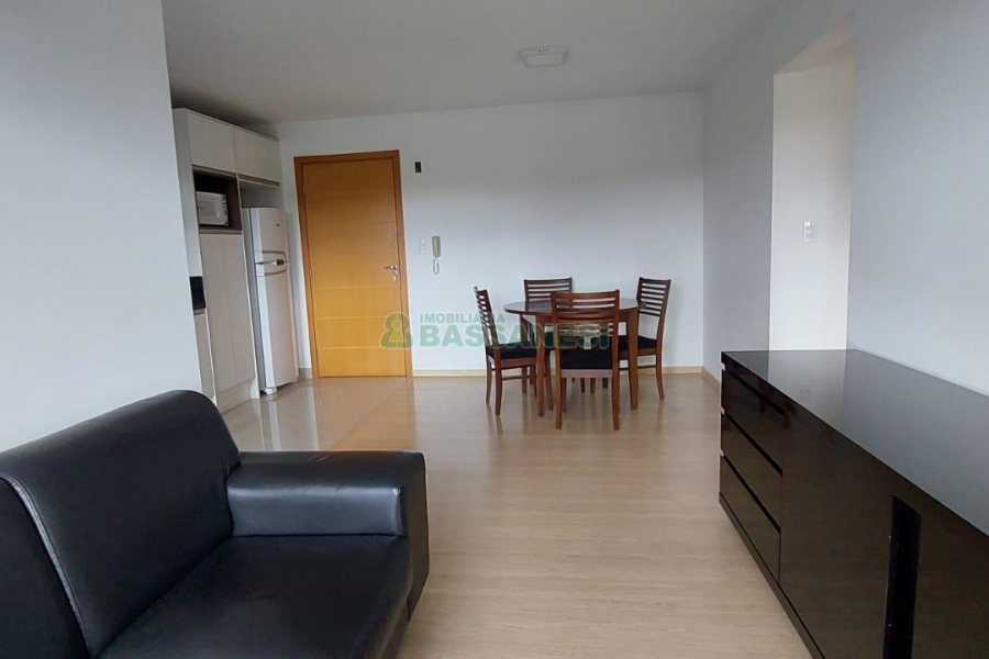 Apartamento com 70m², 3 dormitórios, 1 vaga, no bairro Madureira em Caxias do Sul para Alugar