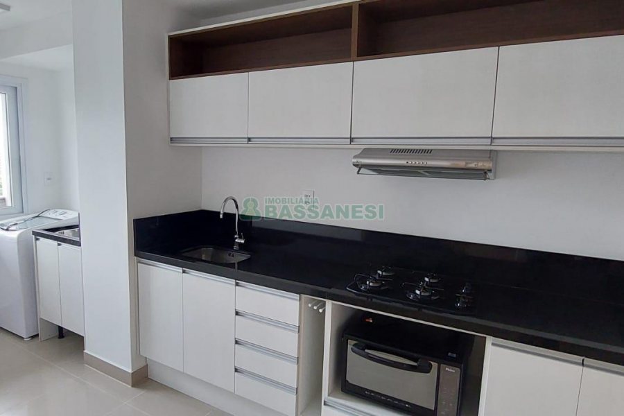 Apartamento com 70m², 3 dormitórios, 1 vaga, no bairro Madureira em Caxias do Sul para Alugar
