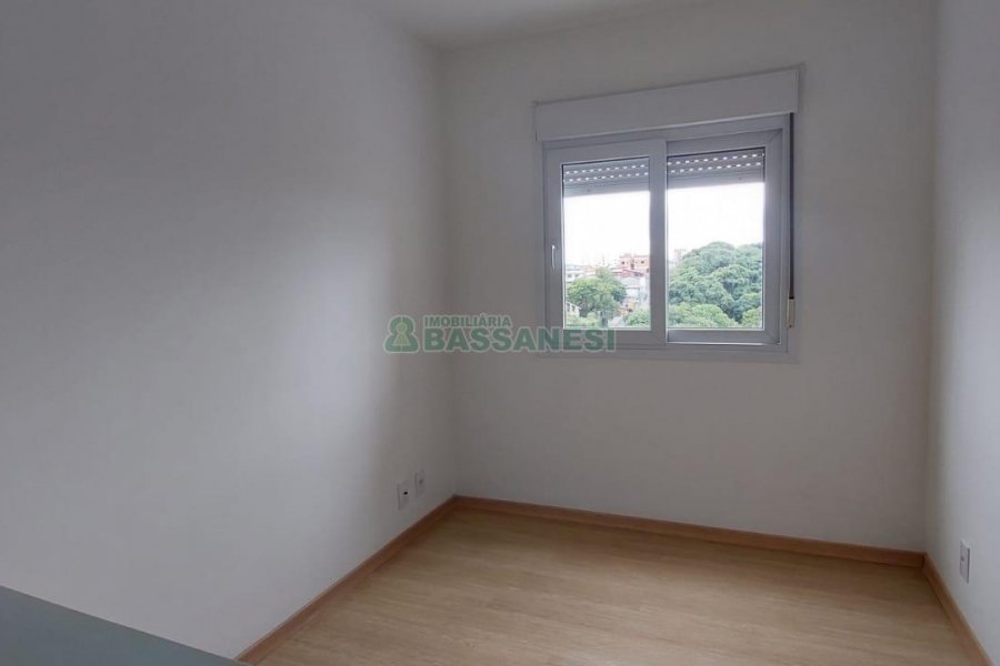 Apartamento com 70m², 3 dormitórios, 1 vaga, no bairro Madureira em Caxias do Sul para Alugar