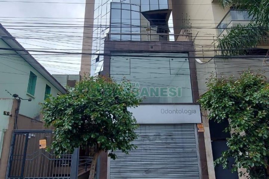 Sala, no bairro São Pelegrino em Caxias do Sul para Alugar ou Comprar