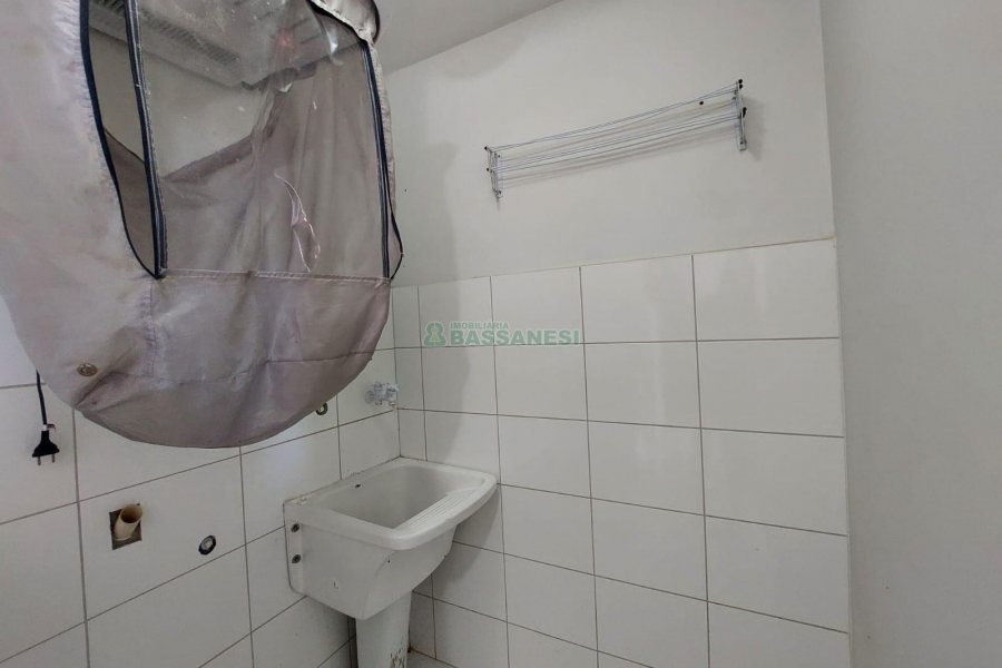 Apartamento com 60m², 2 dormitórios, 1 vaga, no bairro Desvio Rizzo em Caxias do Sul para Alugar