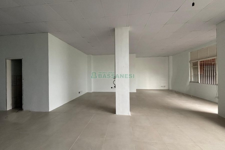 Loja com 100m², no bairro Charqueadas em Caxias do Sul para Alugar
