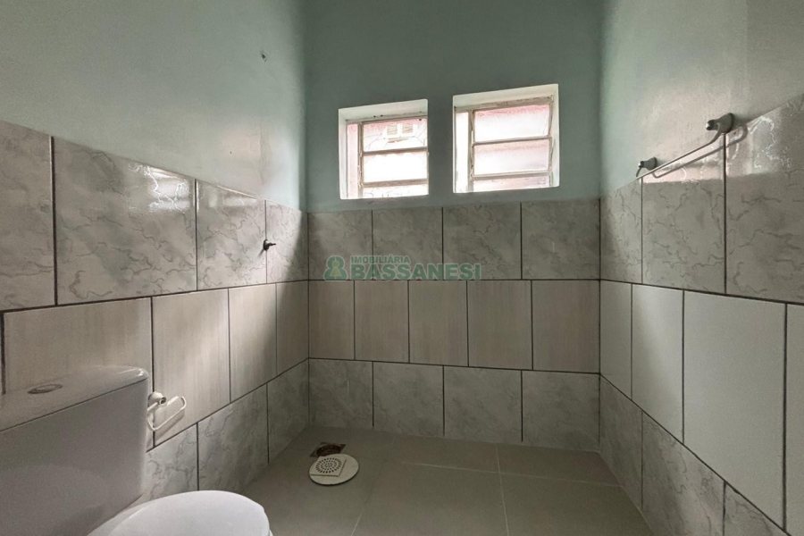 Loja com 100m², no bairro Charqueadas em Caxias do Sul para Alugar