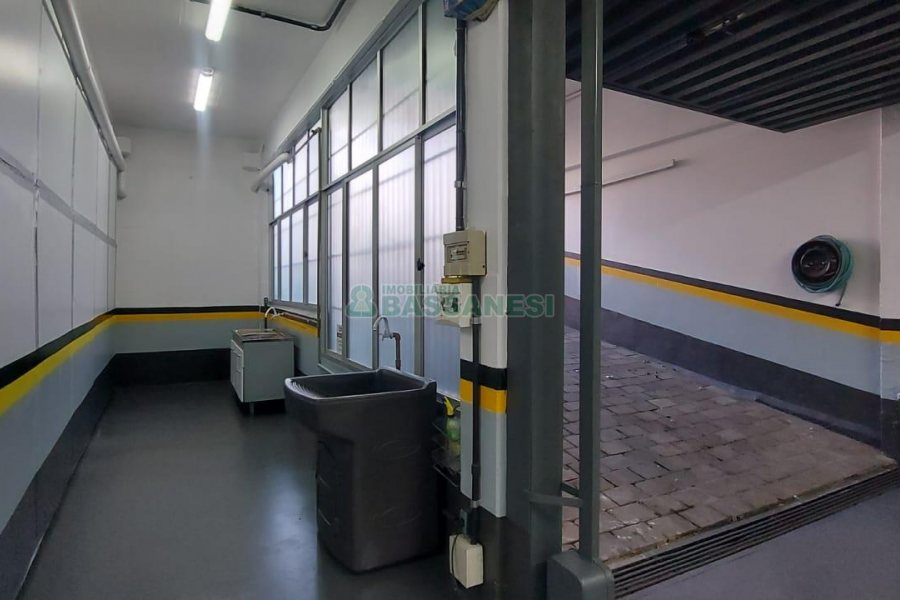 Pavilhão com 250m², no bairro Colina Sorriso em Caxias do Sul para Alugar