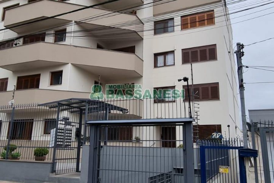 Apartamento com 110m², 3 dormitórios, 2 vagas, no bairro Pio X em Caxias do Sul para Alugar