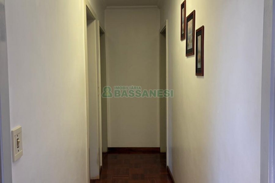 Apartamento com 110m², 3 dormitórios, 2 vagas, no bairro Pio X em Caxias do Sul para Alugar