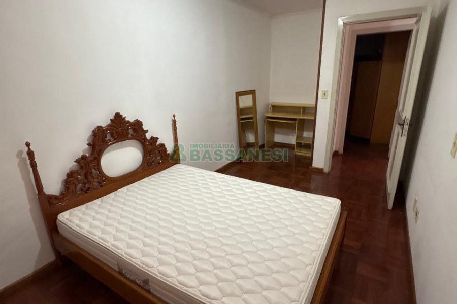 Apartamento com 110m², 3 dormitórios, 2 vagas, no bairro Pio X em Caxias do Sul para Alugar