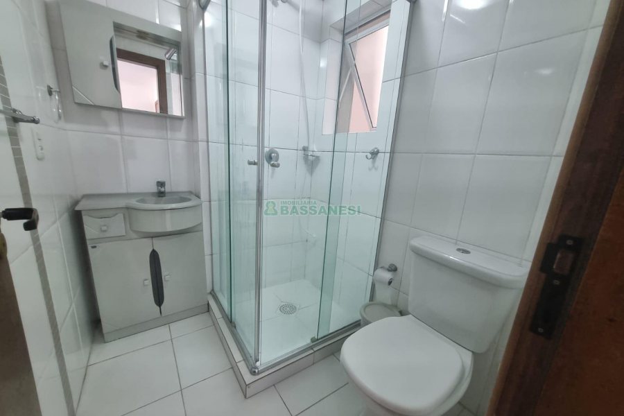 Apartamento com 44m², 1 dormitório, 1 vaga, no bairro Petrópolis em Caxias do Sul para Alugar