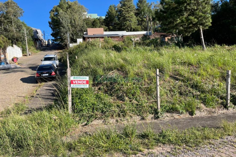 Terreno com 720m², no bairro Santa Lúcia em Caxias do Sul para Comprar