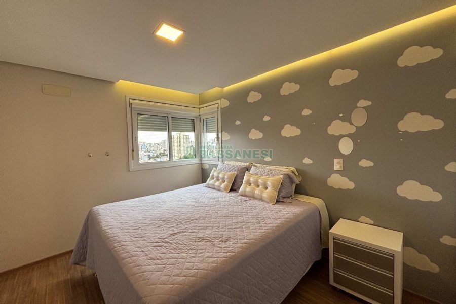 Apto Mobiliado com 76m², 2 dormitórios, 2 vagas, no bairro Madureira em Caxias do Sul para Alugar