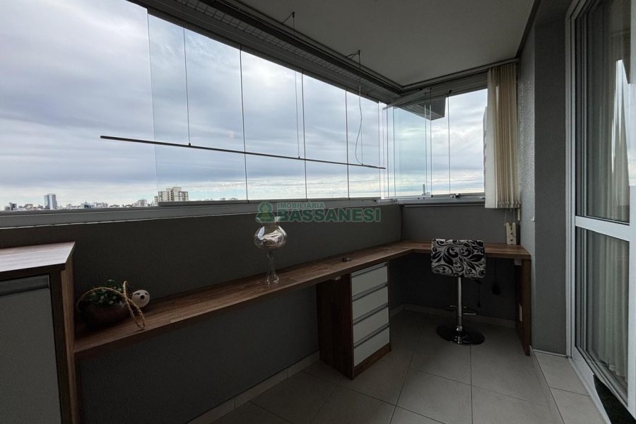 Apto Mobiliado com 76m², 2 dormitórios, 2 vagas, no bairro Madureira em Caxias do Sul para Alugar