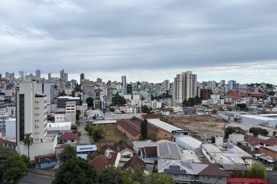 Apto Mobiliado com 76m², 2 dormitórios, 2 vagas, no bairro Madureira em Caxias do Sul para Alugar