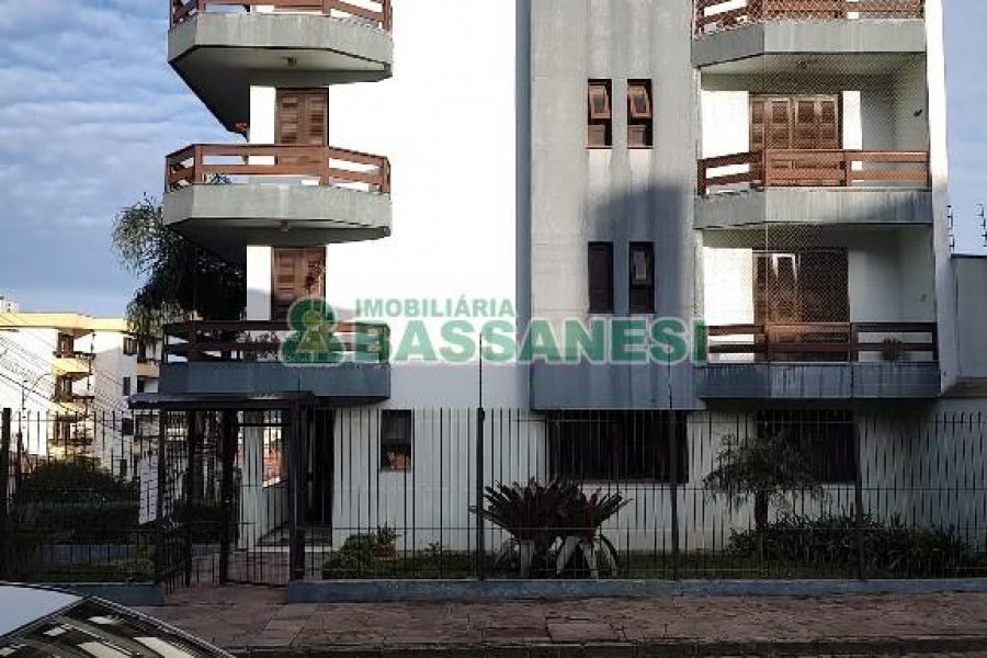 Apartamento com 75m², 2 dormitórios, 1 vaga, no bairro Madureira em Caxias do Sul para Comprar