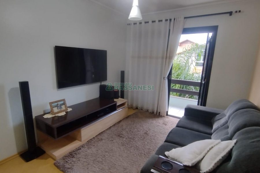 Apartamento com 75m², 2 dormitórios, 1 vaga, no bairro Madureira em Caxias do Sul para Comprar