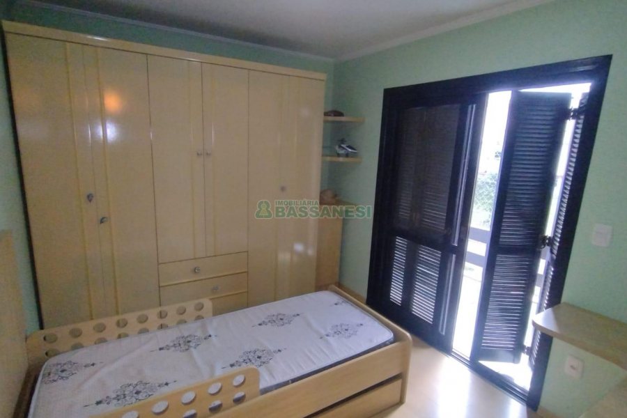 Apartamento com 75m², 2 dormitórios, 1 vaga, no bairro Madureira em Caxias do Sul para Comprar