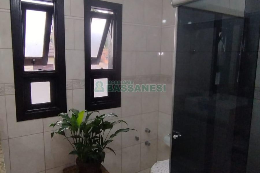 Apartamento com 75m², 2 dormitórios, 1 vaga, no bairro Madureira em Caxias do Sul para Comprar