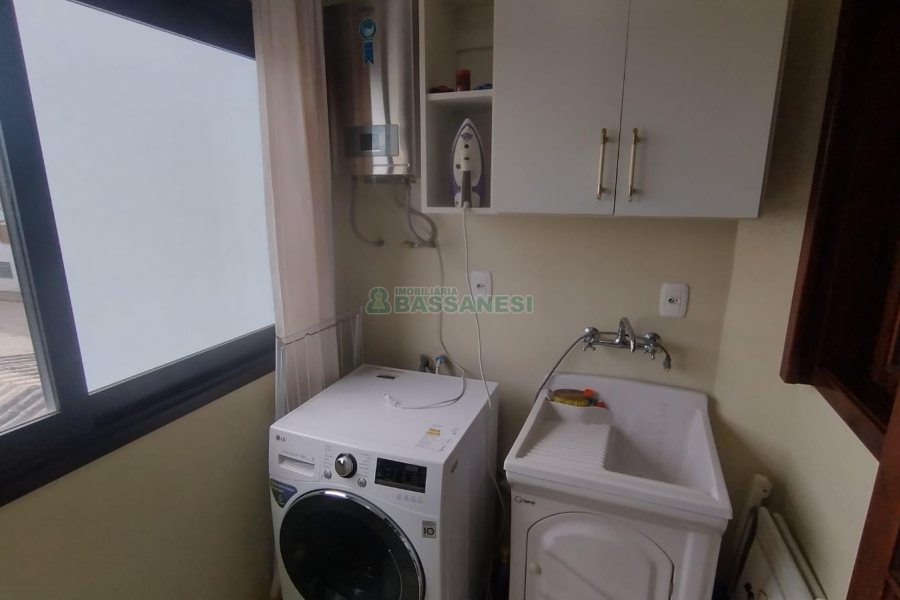 Apartamento com 75m², 2 dormitórios, 1 vaga, no bairro Madureira em Caxias do Sul para Comprar