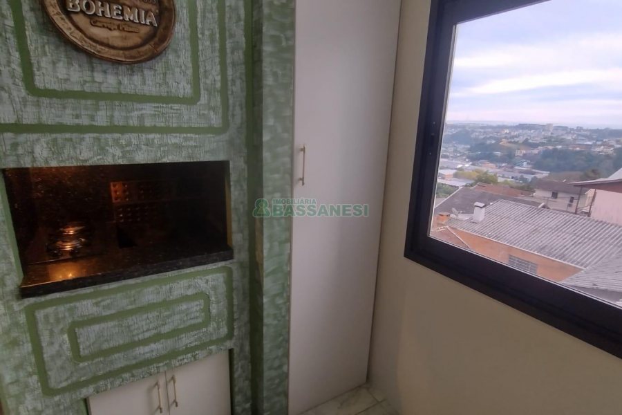 Apartamento com 75m², 2 dormitórios, 1 vaga, no bairro Madureira em Caxias do Sul para Comprar