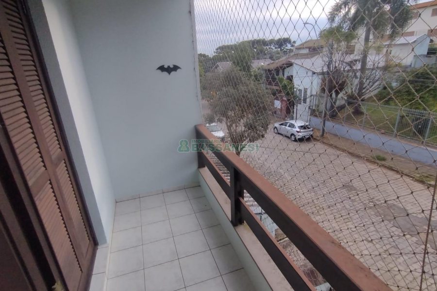 Apartamento com 75m², 2 dormitórios, 1 vaga, no bairro Madureira em Caxias do Sul para Comprar