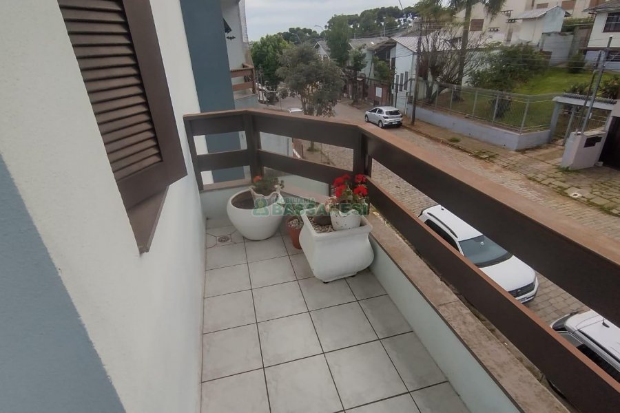 Apartamento com 75m², 2 dormitórios, 1 vaga, no bairro Madureira em Caxias do Sul para Comprar