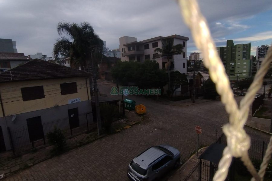 Apartamento com 75m², 2 dormitórios, 1 vaga, no bairro Madureira em Caxias do Sul para Comprar
