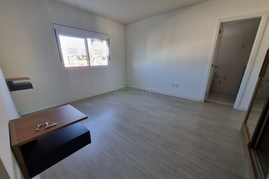 Apartamento com 80m², 2 dormitórios, 2 vagas, no bairro Villagio Iguatemi em Caxias do Sul para Alugar