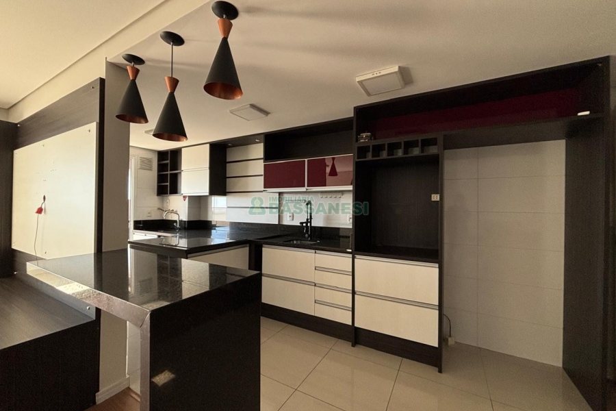 Apartamento com 86m², 2 dormitórios, 2 vagas, no bairro Villagio Iguatemi em Caxias do Sul para Alugar