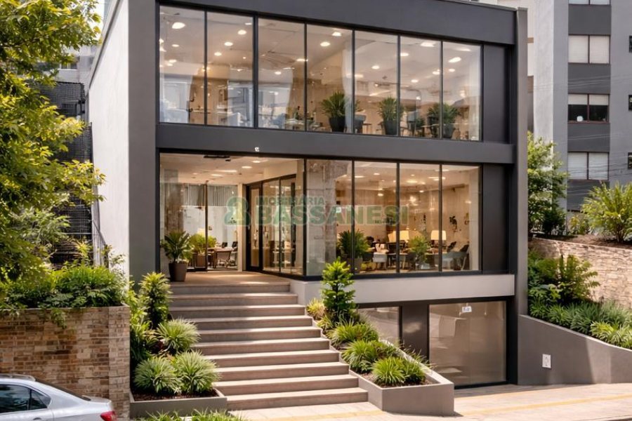 Casa Comercial com 166m², 3 dormitórios, 1 vaga, no bairro Exposição em Caxias do Sul para Comprar
